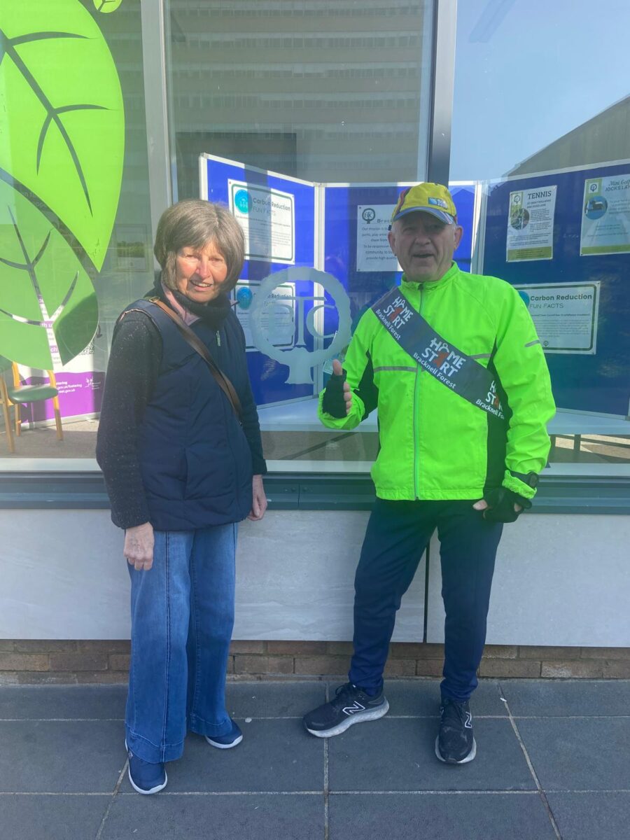 Mayor supporting marathon runner, Simon